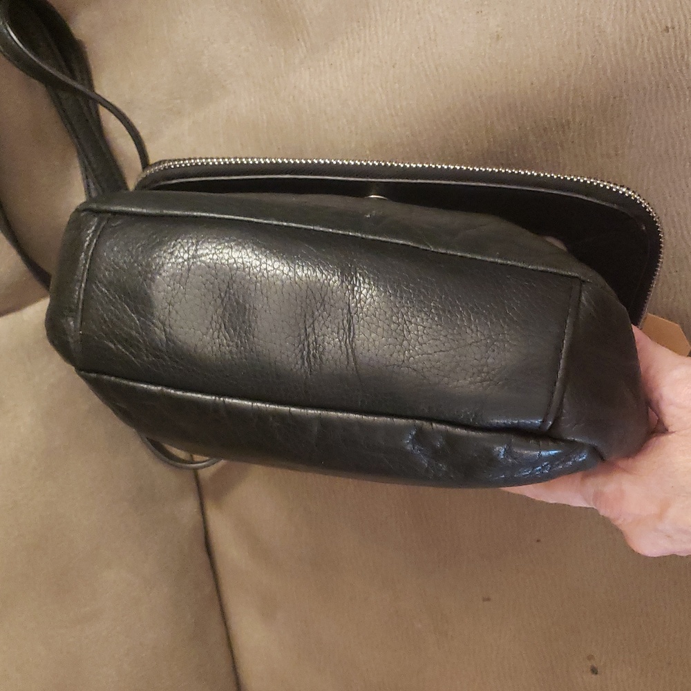 Margo Black Leather Crossbody Bag - Picture 5 of 8